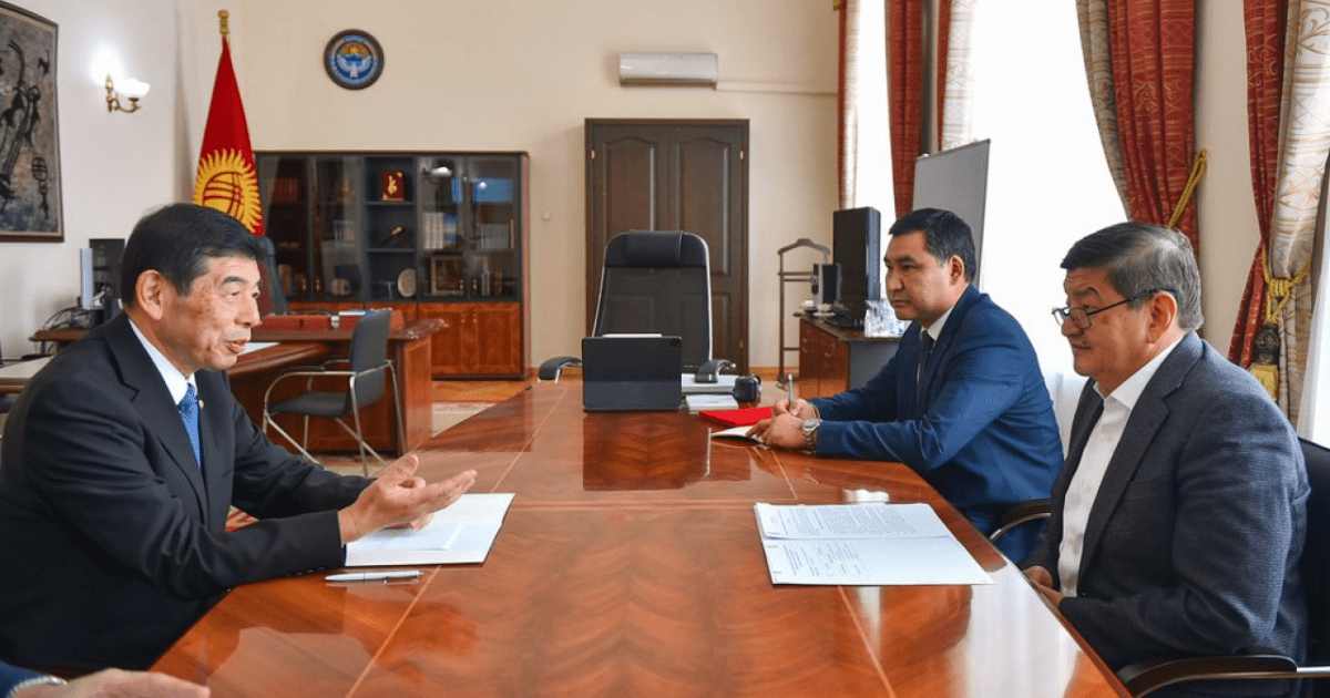 Акылбек Жапаров провел переговоры с генсеком Всемирной таможенной организации изображение публикации