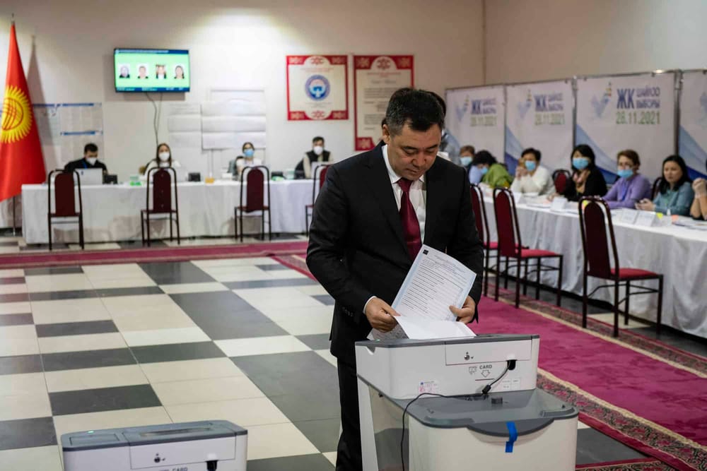 Садыр Жапаров на вчерашних выборах отдал голос Равшану Джеенбекову изображение публикации