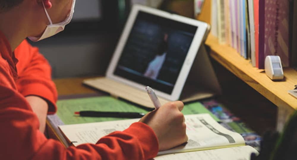 Школы Бишкека перешли на «удаленку» из-за подготовки к выборам изображение публикации