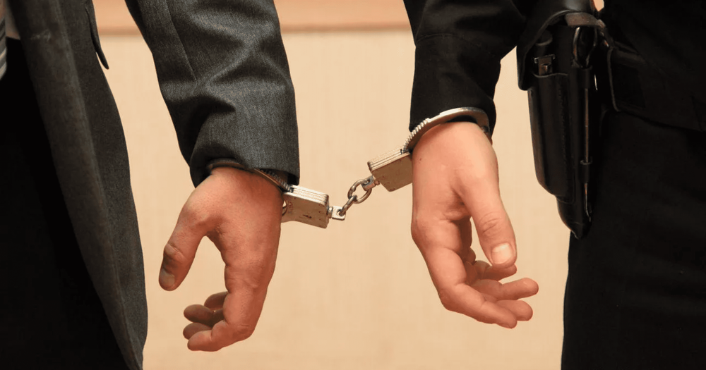 ГКНБ выявил коррупцию в «Эйр Кыргызстан» – по делу задержаны аудитор и инспектор Счетной палаты изображение публикации