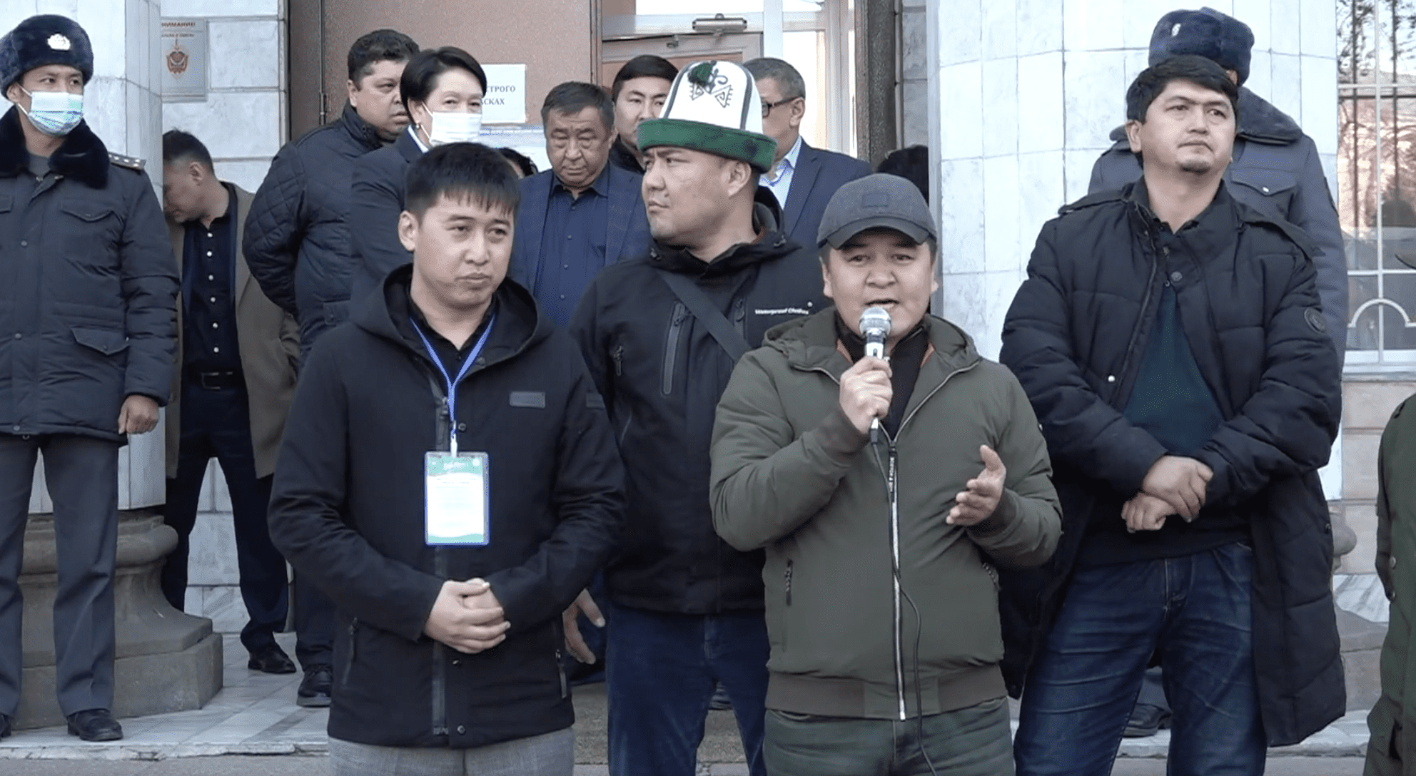 Митингующие дали два дня властям, чтобы объявить перевыборы. Акция протеста окончена изображение публикации