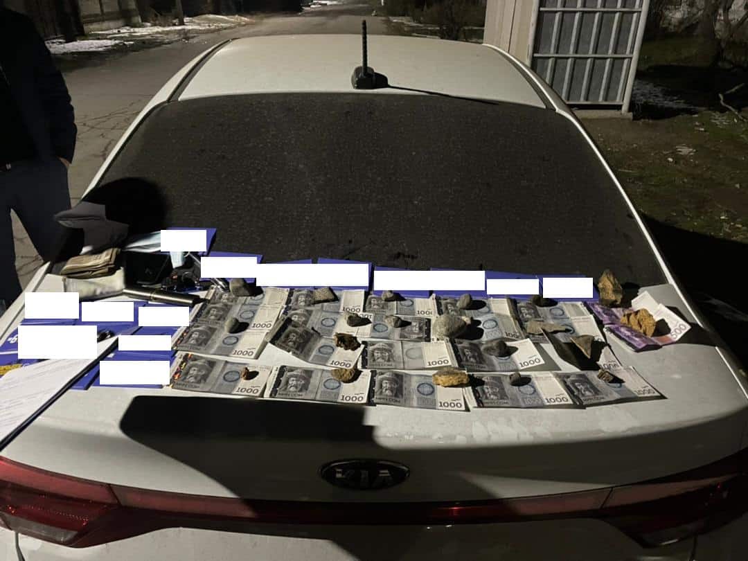 В ГКНБ заявили о задержании при раздаче денег среди избирателей изображение публикации