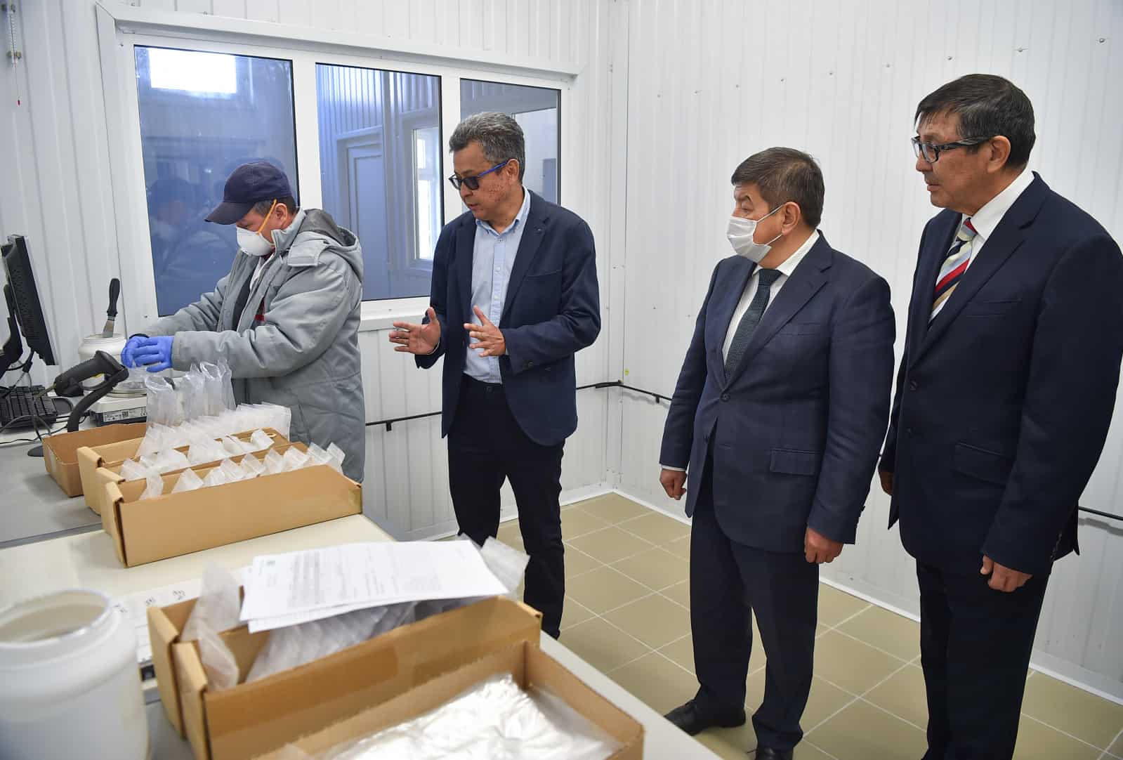 В Кара-Балте открылась испытательная лаборатория подготовки геологических проб изображение публикации