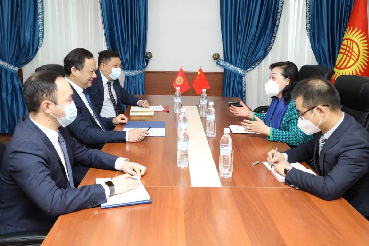 Предприниматели КР пожаловались на проблемы с грузами в морских порта Китая изображение публикации