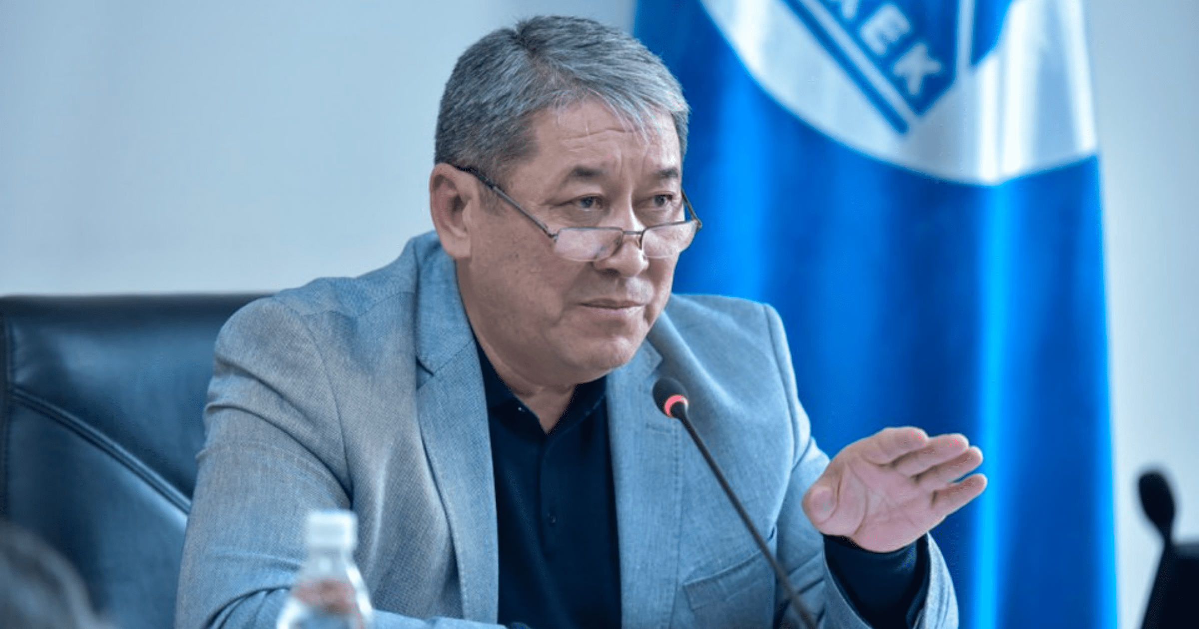 Садыр Жапаров сменил председателя Нацстаткома и управляющего делами президента изображение публикации