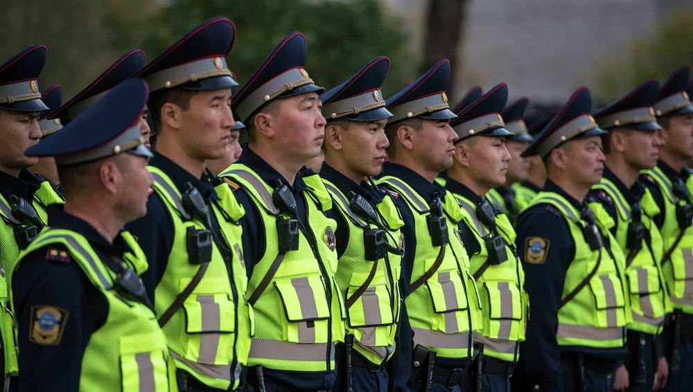 Ставшие бесполезными светофоры: Весь личный состав УПСМ вышел на перекрестки Бишкека изображение публикации