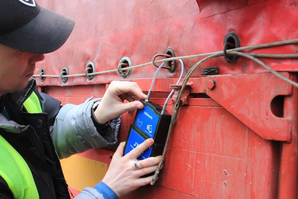 Тестирование навигационных пломб в грузоперевозках продлили до 15 февраля изображение публикации