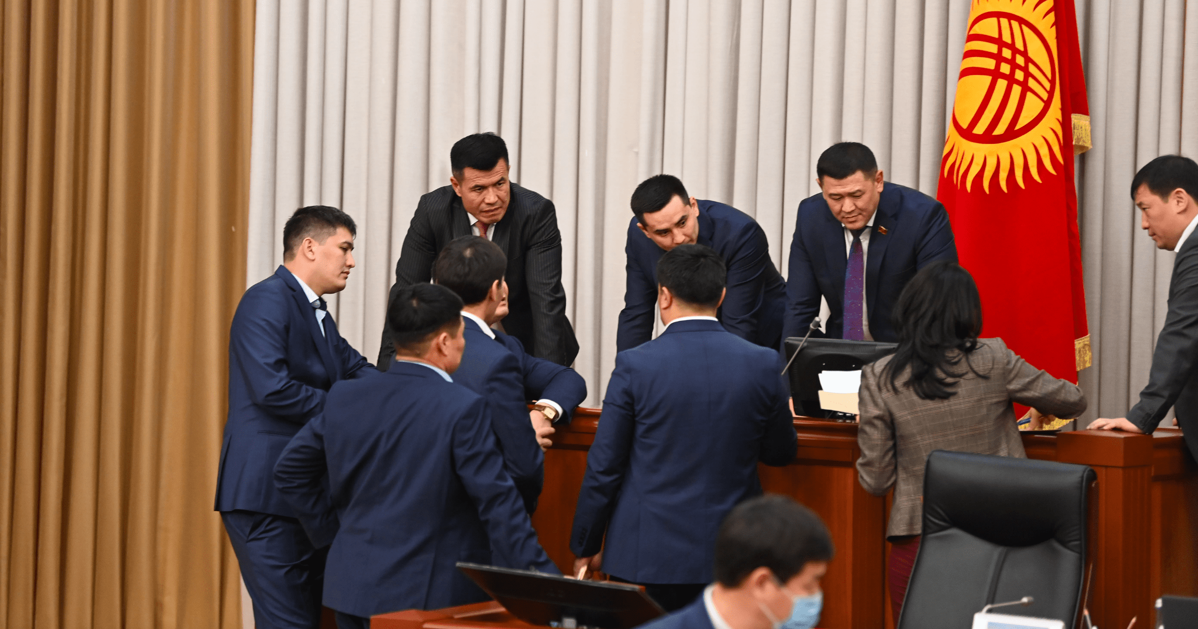 Избраны заместители глав комитетов ЖК – Матраимов остался замом по противодействию коррупции изображение публикации