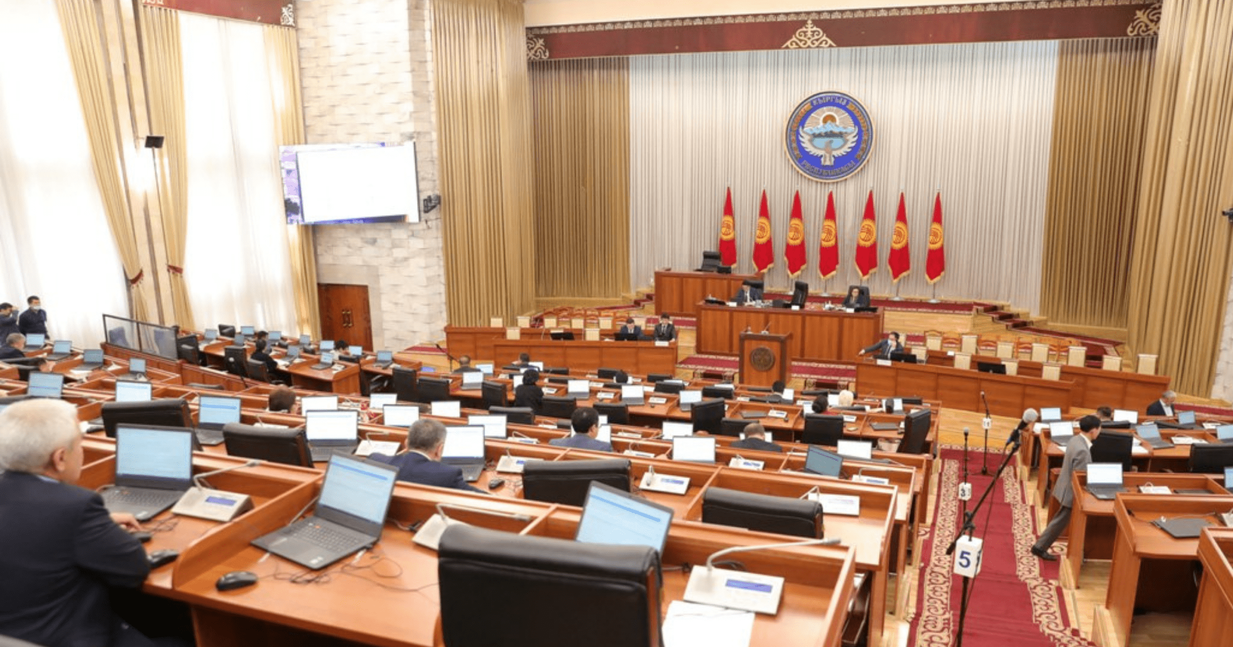 Дастан Бекешев предложил ввести Touch ID в ЖК, чтобы депутаты не могли голосовать друг за друга изображение публикации