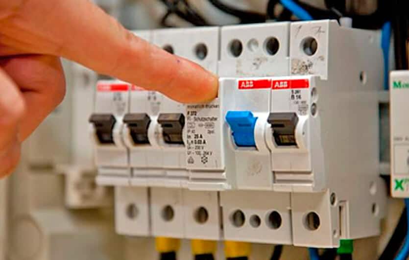 «Северэлектро» обесточит более 7 тысяч бишкекчан за долги изображение публикации