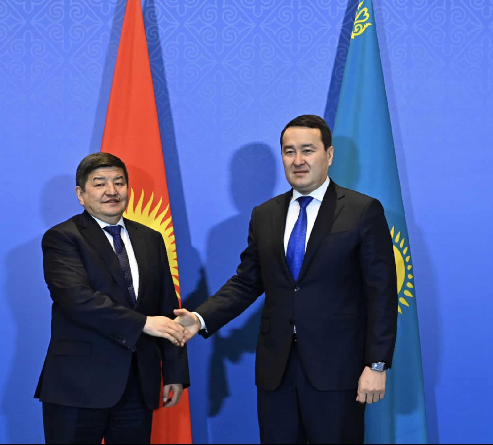 Акылбек Жапаров выступил за свободное перемещение товаров на границе с Казахстаном изображение публикации