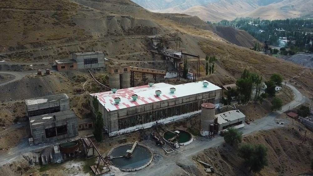 В Баткенской области восстанавливают сурьмяной и ртутный комбинаты изображение публикации