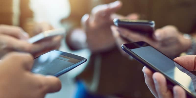 Рынок телефонов заполнен контрабандой — официальные представители не могут конкурировать изображение публикации