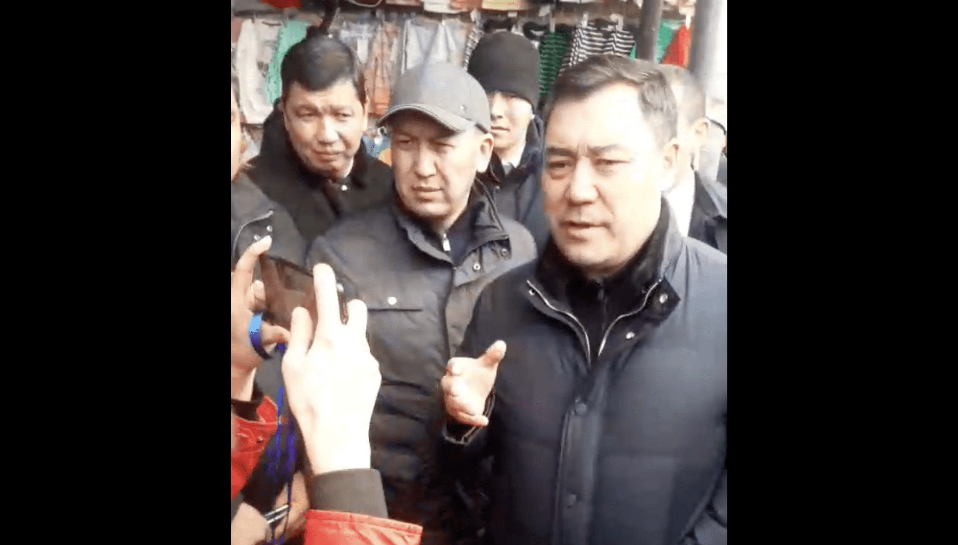 Садыр Жапаров посетил Ошский рынок — поговорить с торговцами об установке ККМ изображение публикации