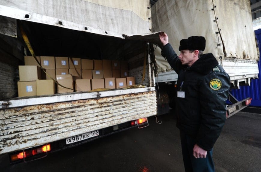 Грузы КР не будут досматривать на границе РК при наличии счет-фактуры с QR-кодом изображение публикации