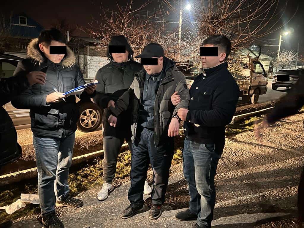 В Джалал-Абадской области задержали налогового инспектора — вымогал взятку за закрытие патента изображение публикации