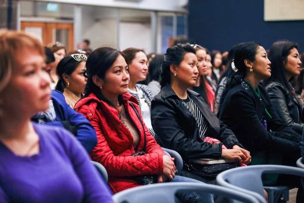 Где работают и сколько получают женщины в Кыргызстане? изображение публикации