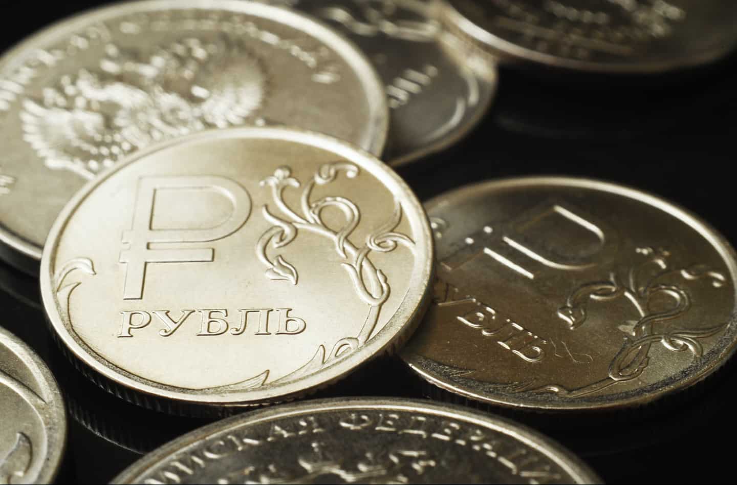 Курс рубля стабилизировался в пределах 0.9-1.1 сома изображение публикации
