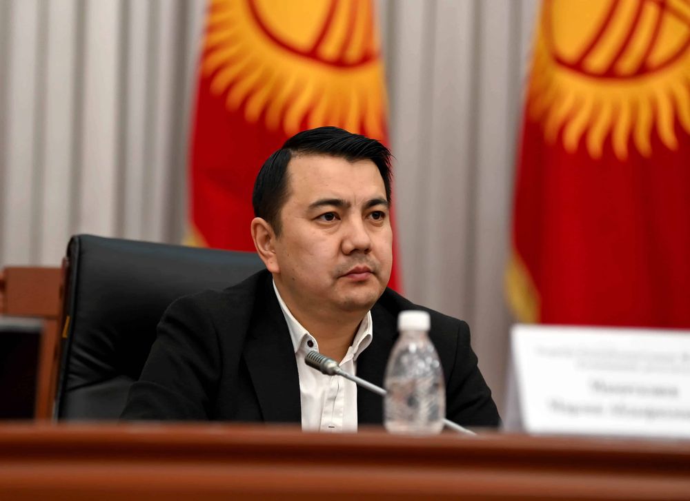 Мы хотим, чтобы 30% золота оставалось в Кыргызстане — депутаты вновь подняли тему о госдоле в золотодобывающих компаниях изображение публикации