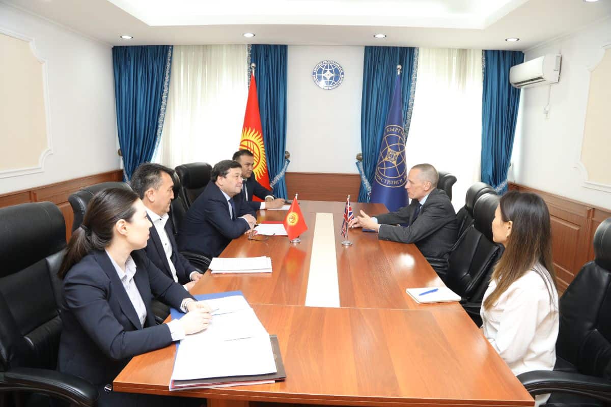 Великобритания рассмотрит вопрос открытия Визового центра в Бишкеке изображение публикации