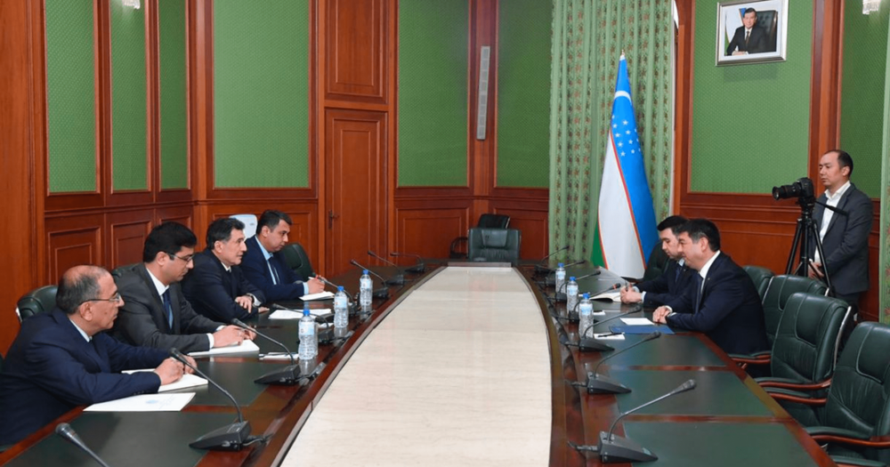 Новый посол КР в Узбекистане обсудил в Ташкенте проекты по строительству железной дороги и Камбаратинской ГЭС изображение публикации
