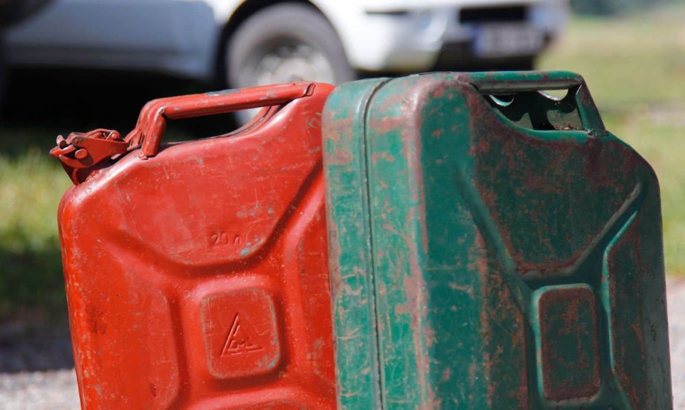 В Таласе задержали контрабанду — пытались провезти ГСМ стоимостью 3 млн сомов изображение публикации