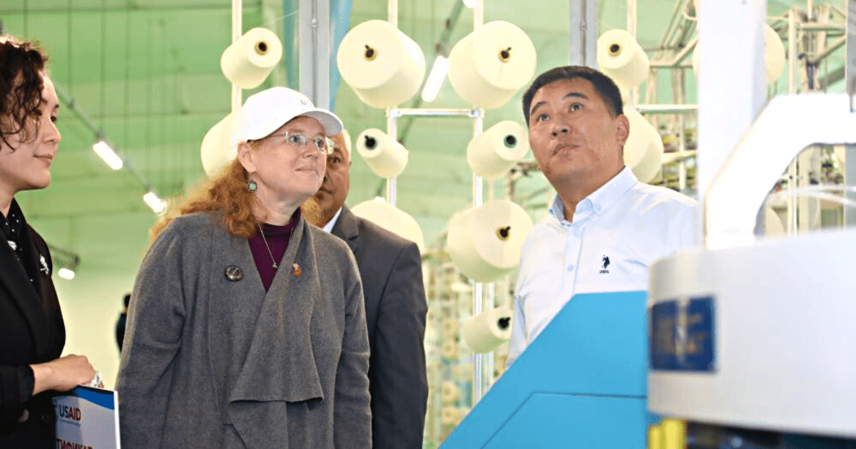 Впервые в Кыргызстане будет запущено производство джинсовой одежды. ФОТО изображение публикации