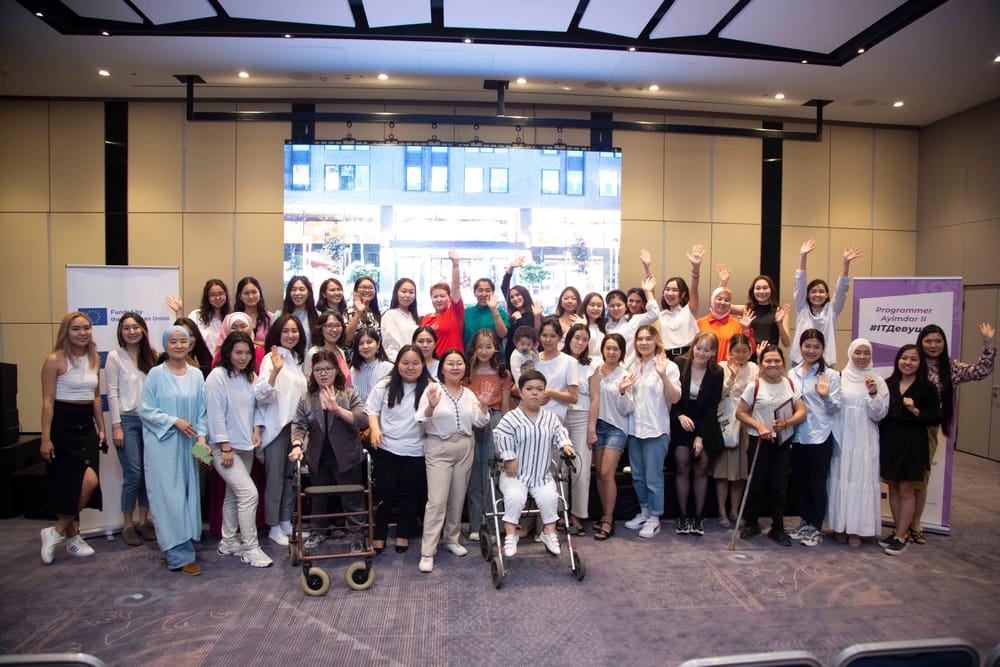 Молодых девушек из регионов Кыргызстана бесплатно обучили программированию и трудоустроили в ИТ-компании изображение публикации