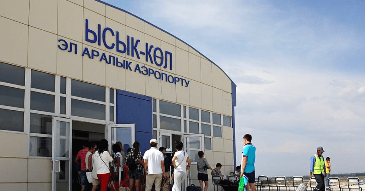 Для удобства туристов запущены автобусы из аэпропорта «Иссык-Куль» в Чолпон-Ату и Балыкчы изображение публикации