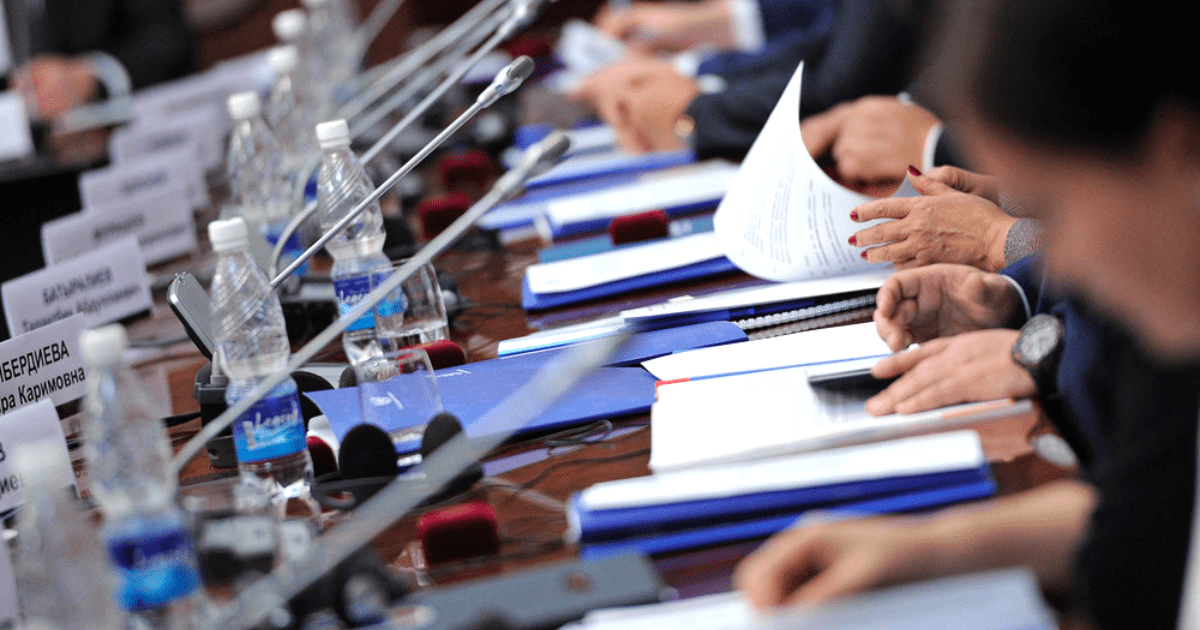 В Кыргызстане насчитывается около 18 тысяч чиновников изображение публикации