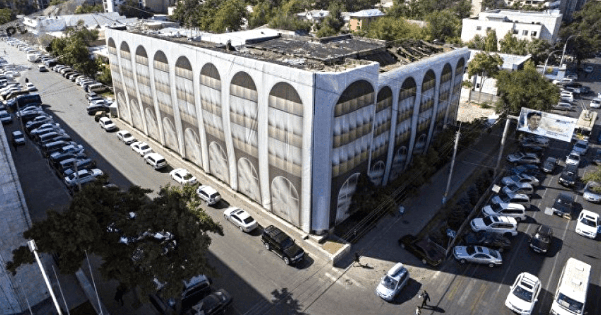 Представлены 3 проекта нового здания, которое построят на месте сгоревшей Генпрокуратуры (Эскизы) изображение публикации