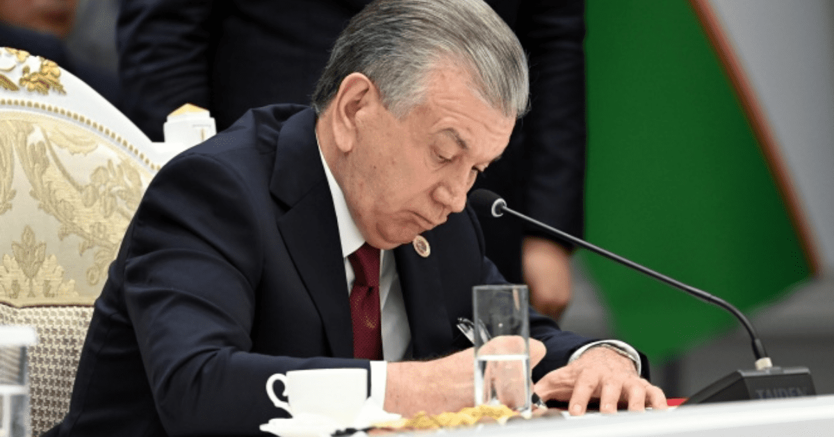 Мирзиеев предложил создать зоны приграничной торговли с упрощенными процедурами изображение публикации