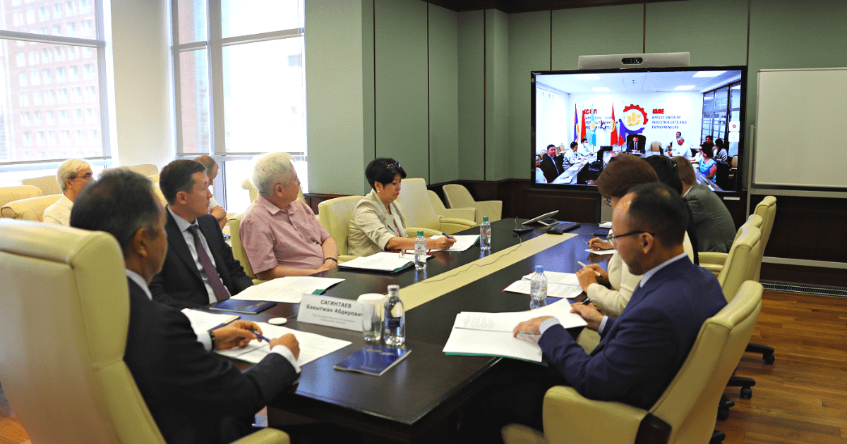 Налоги, препятствия на рынке ЕАЭС, торговля — бизнес Кыргызстана обсудил взаимодействие с ЕЭК изображение публикации