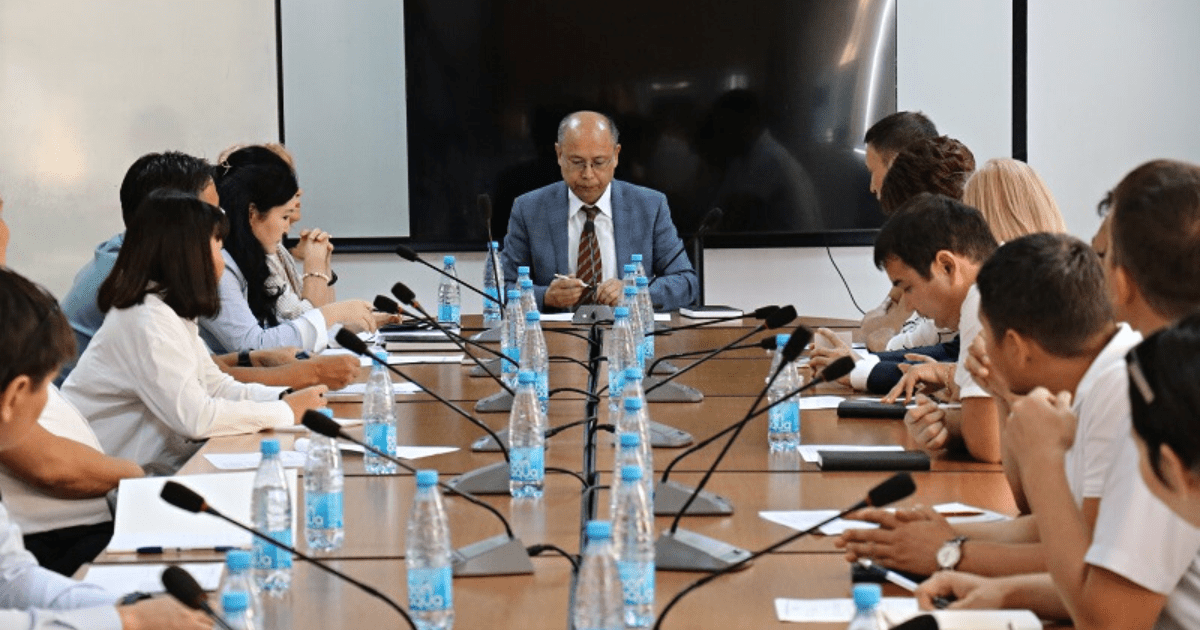 Банки задумались о распространении платежных карт среди 16-летних кыргызстанцев изображение публикации