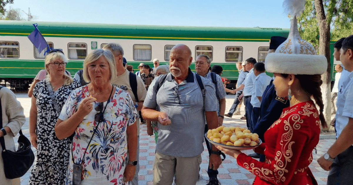 Немецкая компания организовала по Кыргызстану туристический тур на поезде изображение публикации