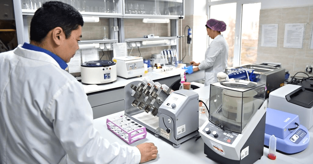 Азиатский банк развития выделит $30 млн на развитие лабораторий в КР изображение публикации