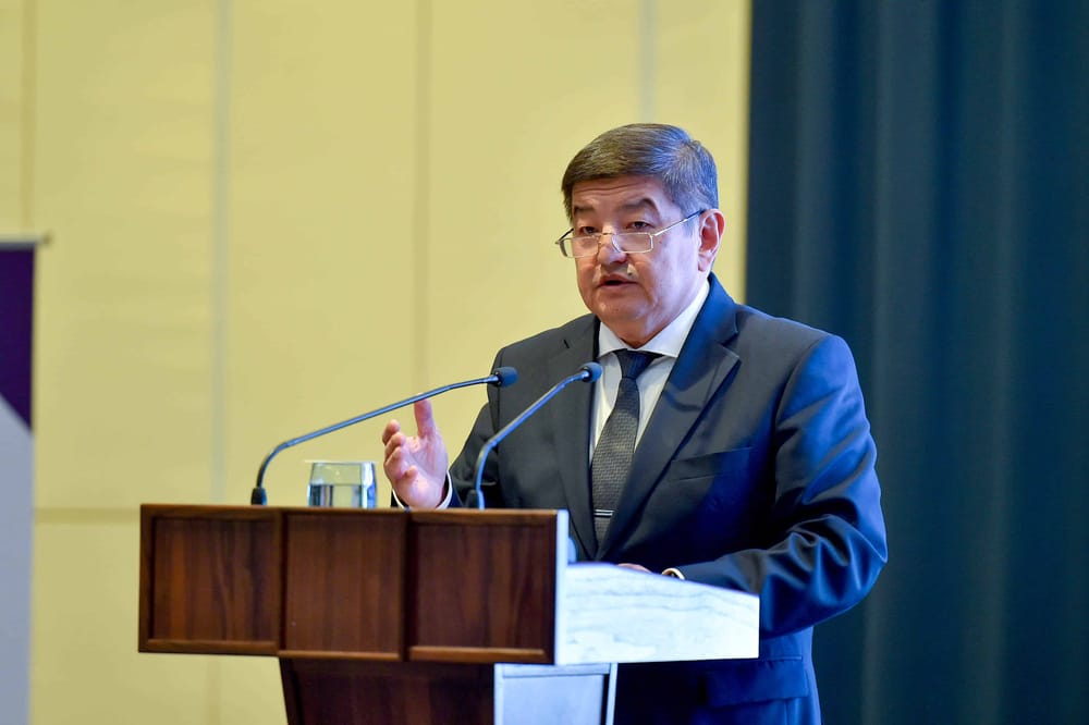 Кыргызстан занимает 22 место среди стран с развивающимся ГЧП — Акылбек Жапаров изображение публикации