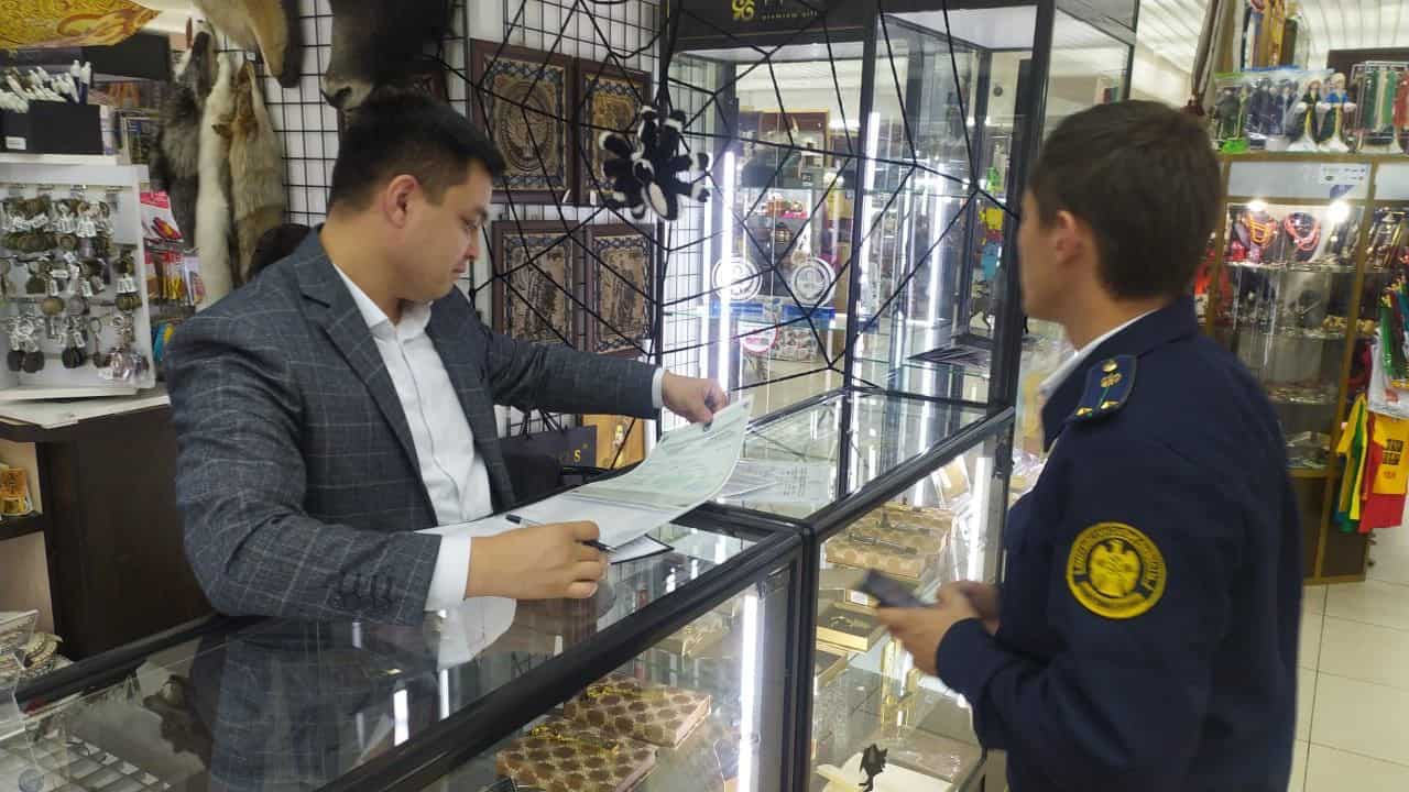 В ЦУМе проверили 130 бутиков на уплату налогов — ни одного нарушения не выявлено изображение публикации