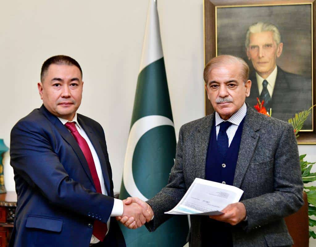 Садыр Жапаров намерен посетить Пакистан в первой половине 2023 года изображение публикации