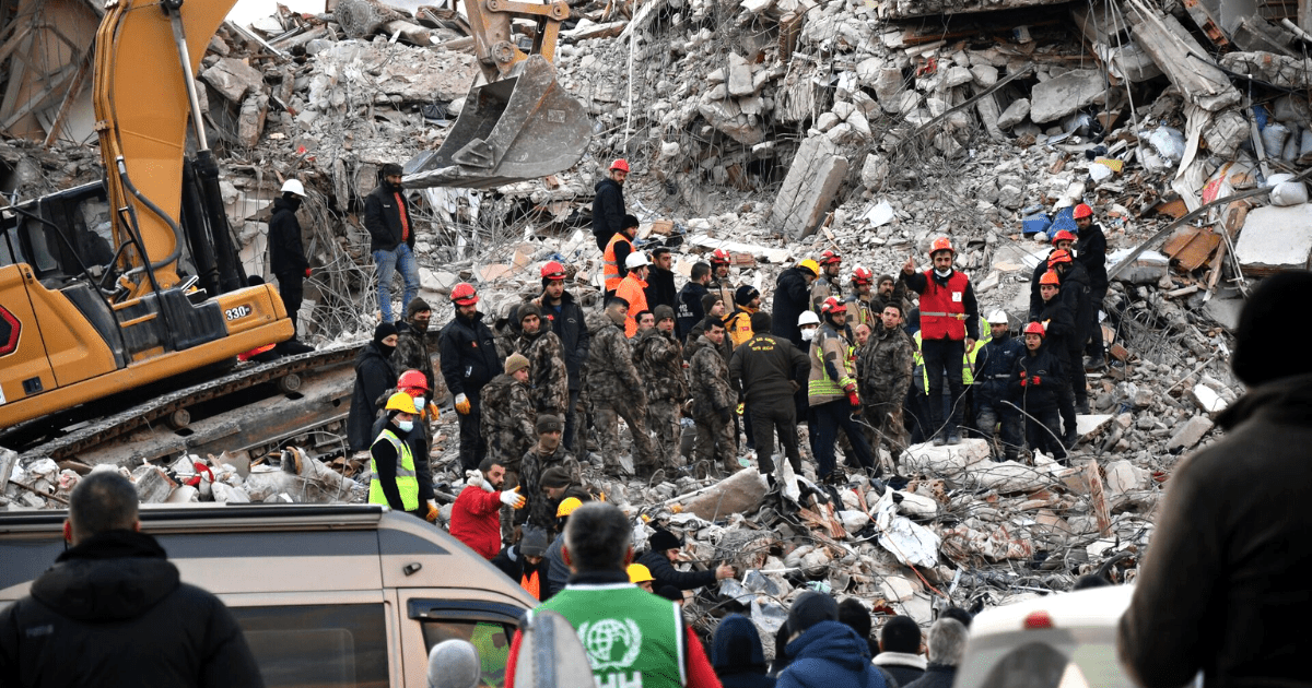 Кыргызстанцы собрали пострадавшим в Турции свыше 26 млн сомов изображение публикации