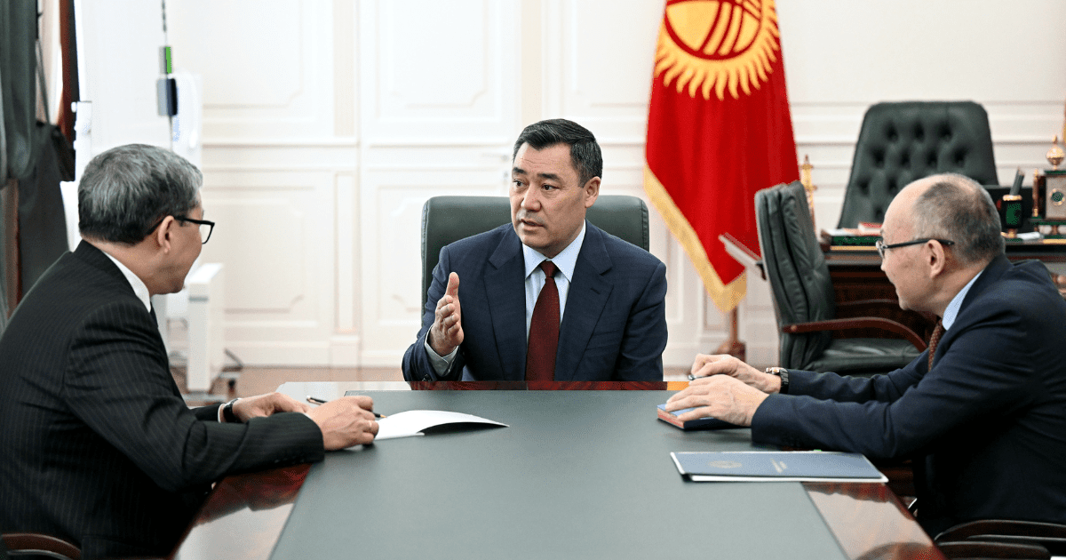 Садыр Жапаров напутствовал нового посла КР в Индии: необходимо искать рынки сбыта и инвестиции изображение публикации