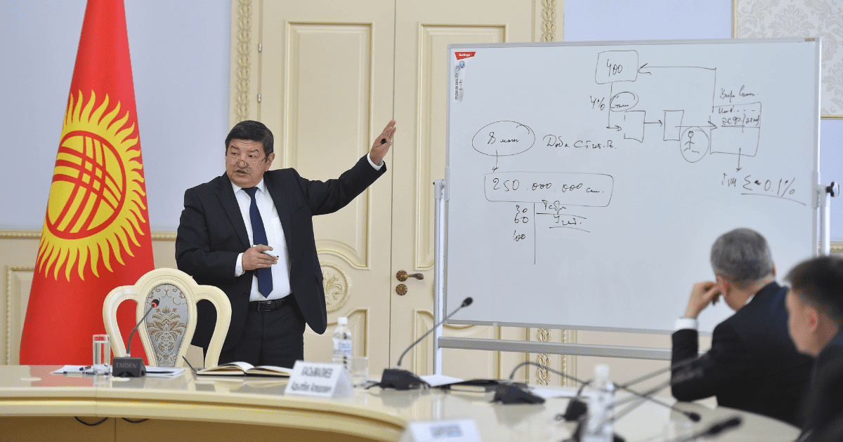 Для индивидуальных торговцев на рынках кабмин хочет ввести единый налог в 0.1% от оборота изображение публикации