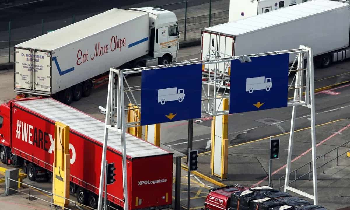 Казахстан с 1 апреля усилит проверку реэкспортируемых в Россию товаров изображение публикации