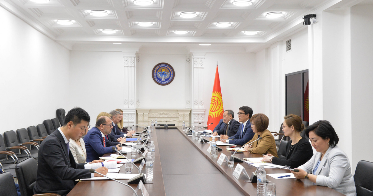 В Кыргызстане за три года намерены создать 300 тысяч высокооплачиваемых рабочих мест изображение публикации