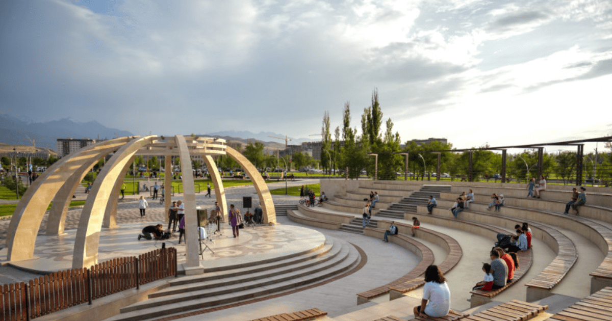 В Бишкеке убрали силомеры и лотки из центра — теперь они появятся в парках изображение публикации