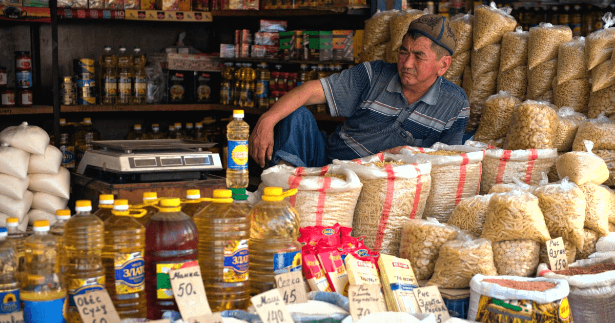 Предприниматели на рынках имеют оборот до 100 млн сомов — замминистра экономики изображение публикации
