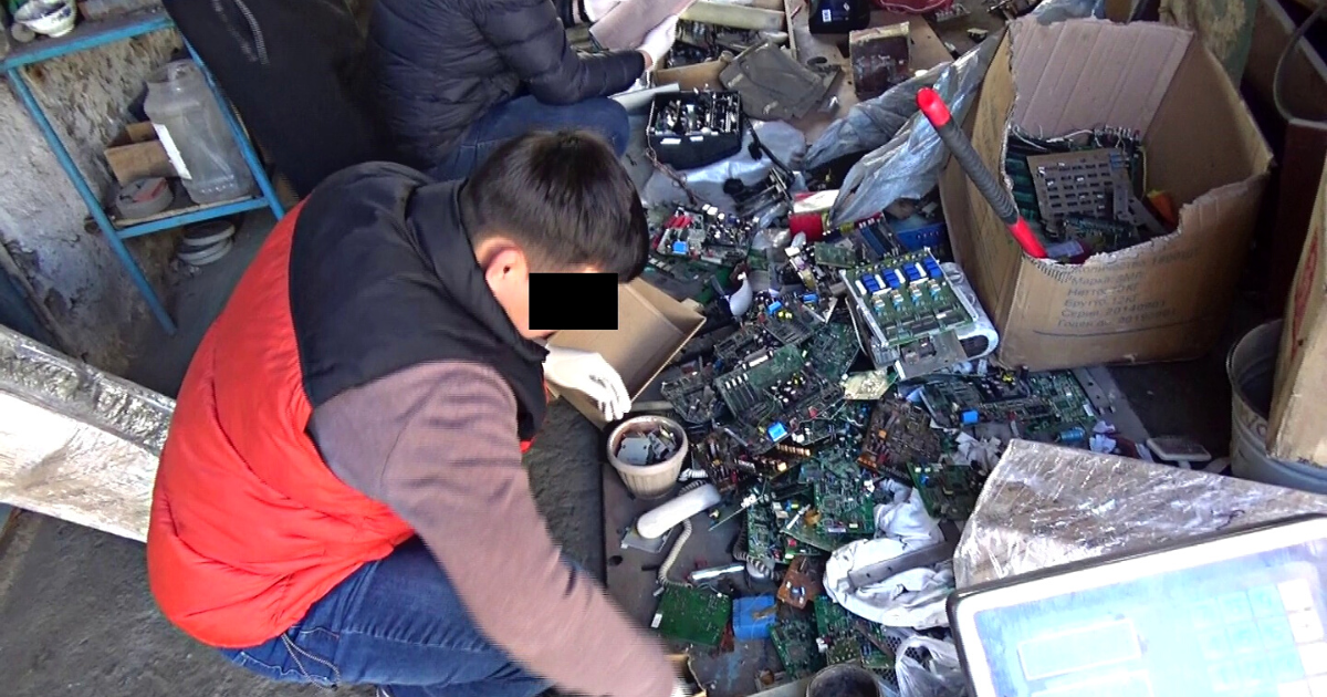 В Караколе обнаружили подпольную лабораторию по аффинажу золота — в деле замешаны руководители аэропорта изображение публикации