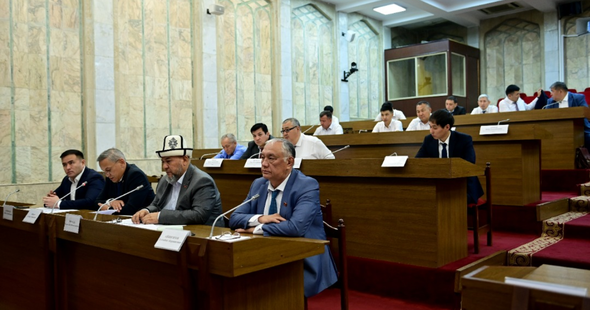 На сельхозземлях разрешат строить аэропорты и жилье — ЖК одобрил предложения в первом чтении изображение публикации