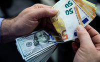 Курс валют на Моссовете: евро дешевеет, доллар стабилен изображение публикации