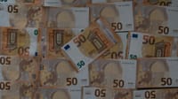 Евро снова дороже 97 сомов – официальные курсы валют изображение публикации